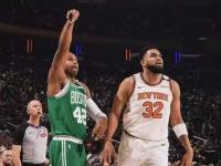 星空体育全站-卡尔蒂斯调整进攻阵容，应对强力防守(nba巅峰对决波蒂斯怎么把3分加到98最新版本)