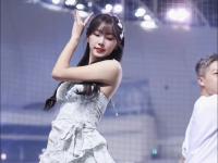 星空APP-包含江苏啦啦队分享日常：听说你们更爱抽象的美女的词条