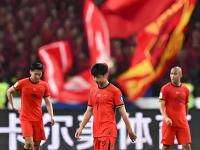 星空体育官方入口-泰国联赛踢不了，回到国内踢野球！国足未来中锋，26岁就要退役？的简单介绍
