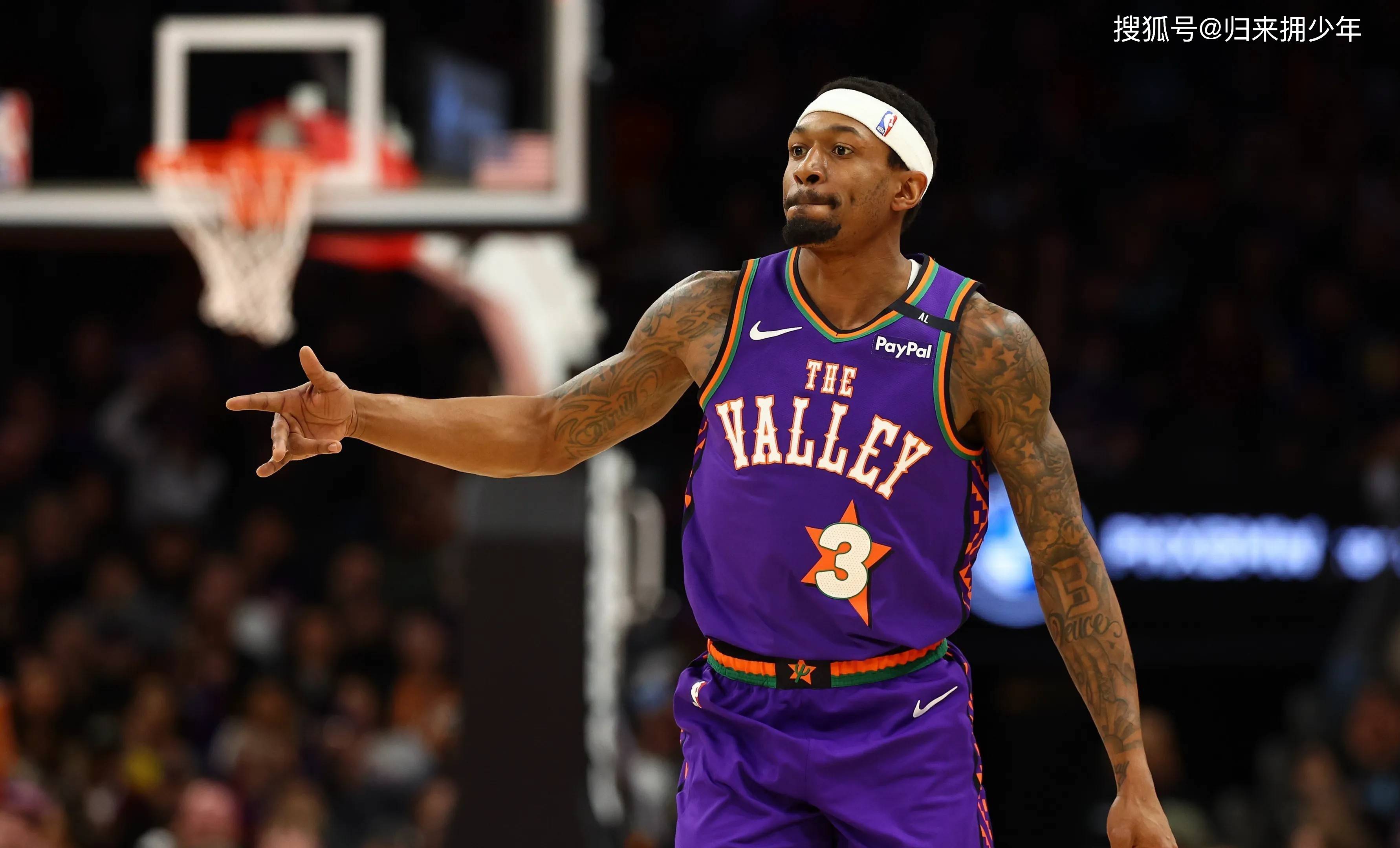 包含NBA-比尔和太阳达成买断澄清期后加盟快船的词条