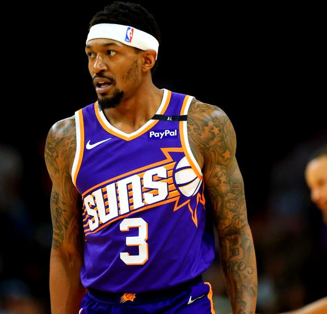 包含NBA-比尔和太阳达成买断澄清期后加盟快船的词条