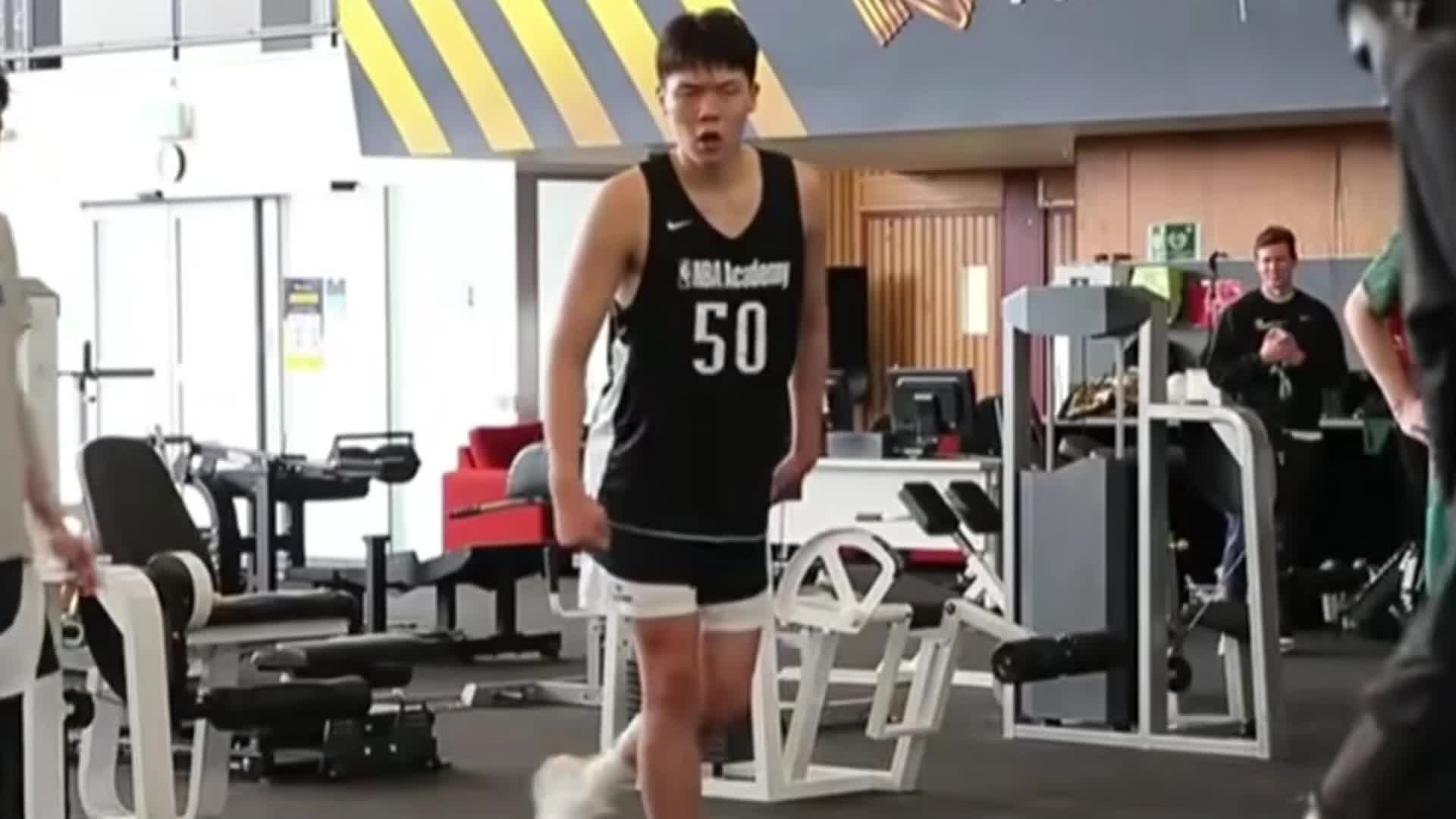 包含杨瀚森8+8+5+3篮板创新高夏联G4开拓者击败火箭的词条